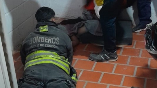 Córdoba: Una nena de 11 años se tiró por la ventana de un tercer piso durante un incendio en un edificio