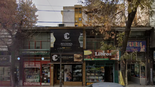 Detuvieron a dos ladrones tras intentar robar una joyería: llevaban chalecos antibalas