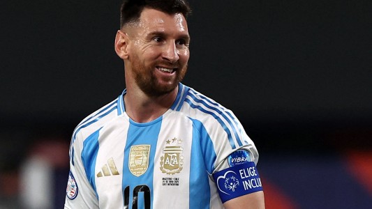 Messi, molesto por la cancha inundada: "No pudimos dar dos pases seguidos"