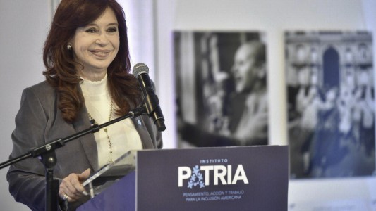 Cristina Kirchner presentó la lista "Primero La Patria" para competir por la presidencia del PJ