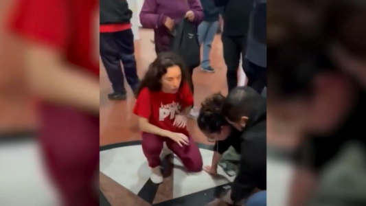 Denuncian en la Universidad de Quilmes que libertarios atacaron a estudiantes con gas pimienta