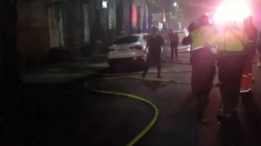 Incendio en un conventillo en La Boca: un muerto