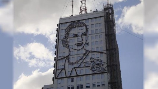 El Gobierno evalúa demoler el edificio del ex Ministerio de Desarrollo Social que tiene la imagen de Evita
