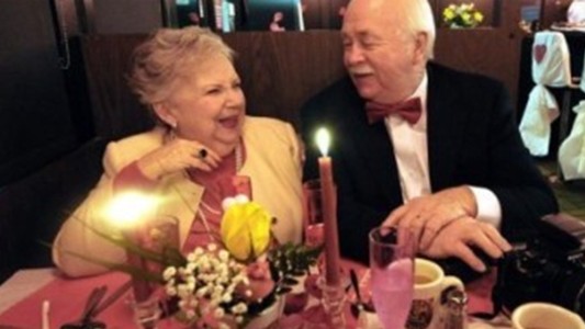 ¿Sexo en la tercera edad?: una residencia alienta a sus mayores a tener relaciones