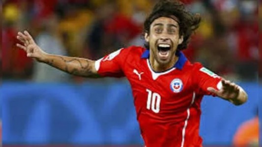 Detuvieron al "Mago" Valdivia por presunta violación en Chile