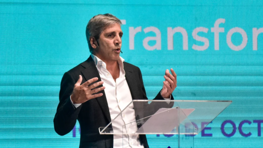 Caputo afirmó que dialoga con el FMI por un nuevo acuerdo que incluya fondos frescos