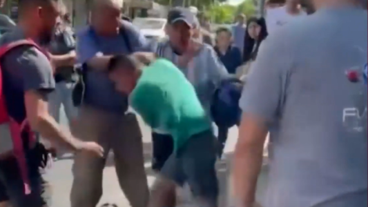 Robó una cadenita y casi lo linchan: la comisaría está a 3 cuadras y los policías tardaron media hora en llegar