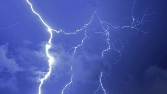 Un rayo mató a 14 personas en un asentamiento de refugiados en Uganda