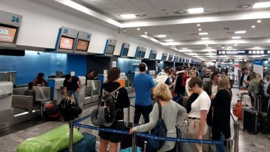 Mogetta anticipó que solicitarán la intervención de la PSA para "liberar" a los pasajeros en Aeroparque