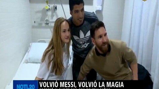 Messi y Suárez fueron a entregar regalos a un hospital de niños en Barcelona