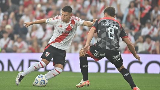 River goleó a Barracas Central en la Liga Profesional y quiere seguir cerca de los líderes