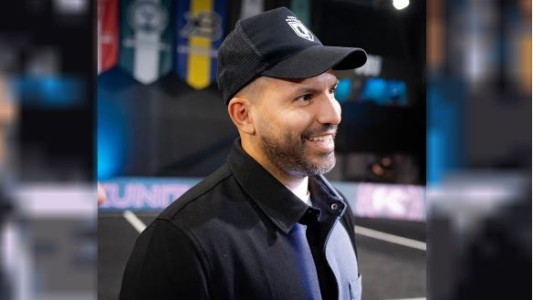 Sorpresiva visita del Kun Agüero a Santiago Caputo en la Casa Rosada