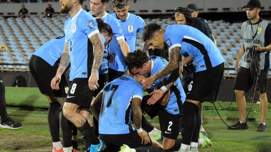 Agónico triunfo de Uruguay ante Colombia para meterse en la pelea