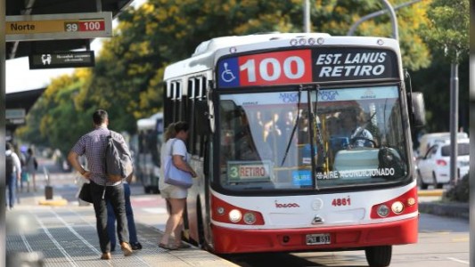 Empresas de colectivos exponen brecha de costos y piden aumentar el boleto para poder pagar el aguinaldo