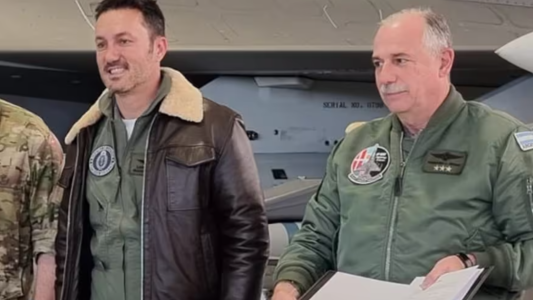 Relevaron del cargo al jefe de la Fuerza Aérea por el uso de aviones con "fines particulares"