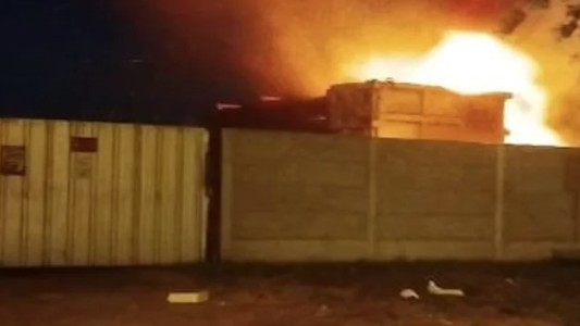 Femicidio de Sofía Delgado: incendio y disturbios en el taller y la casa familiar de uno de los acusados