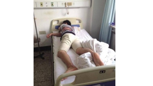 Fue al hospital para el nacimiento de su hijo y terminó operado por error