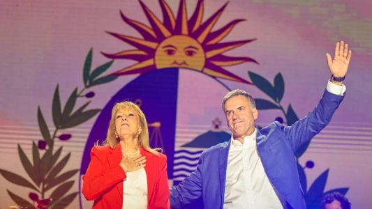 Orsi celebró la victoria electoral en Uruguay: "Seré el presidente que convoque al diálogo nacional"