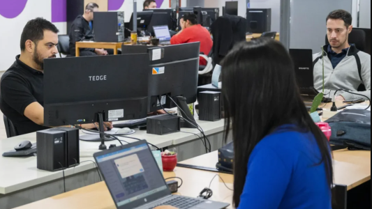 Aumento a los trabajadores del Estado: 2% en noviembre y 1% en diciembre