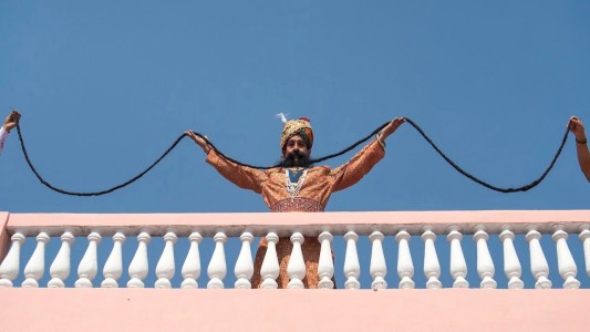 La historia del hombre que no se afeita el bigote desde 1976