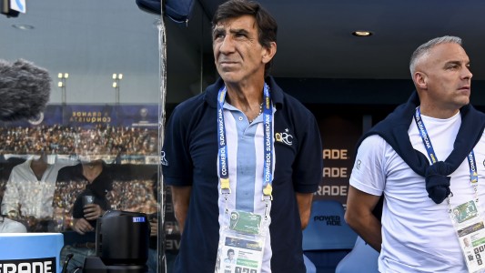 Costas, sobre Milito: "Lo quiero mucho y le dije que no vine a dividir a Racing"