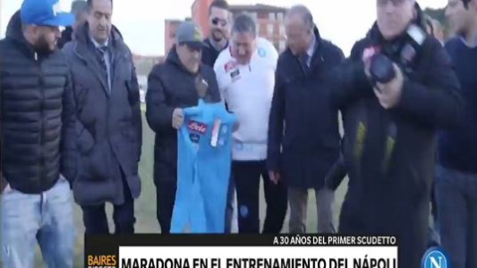 Maradona participó del entrenamiento del Nápoli