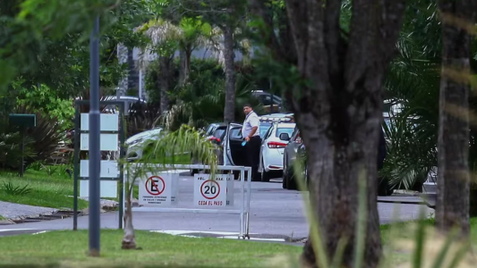 Parricidio en el country en Berazategui: el adolescente sigue grave y la madre no declaró