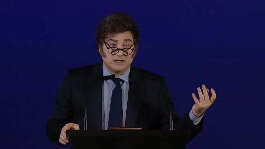 Milei defendió su programa económico y reiteró que lo que se viene es "más motosierra"