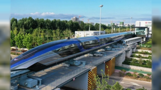 Cómo son los trenes voladores de China que viajarán a 1000 km/h