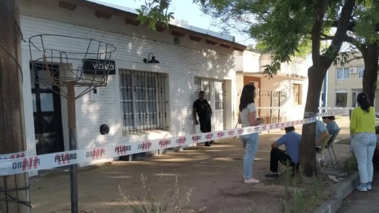 Encontraron muerta a una mujer en una casa de Rufino: partes de su cuerpo fueron devoradas por sus perros