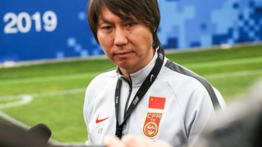Por sobornos, el ex entrenador de la selección de fútbol de China fue condenado a 20 años de prisión