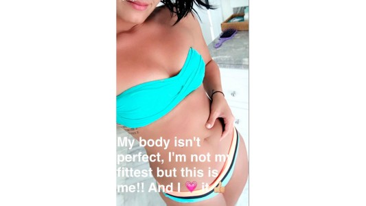La selfie en bikini de Demi Lovato en Snapchat en la que muestra su "pancita"