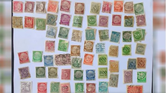 Identificaron a un hombre que vendía objetos con mensajes antisemitas