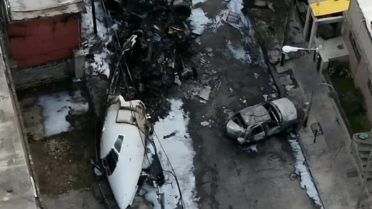 El audio de los bomberos tras el despiste del avión en San Fernando: "El impacto fue gigantesco"