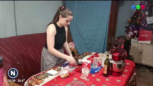 Rebusques navideños: cocinan los plastos clásicos de las fiestas para hacerle frente a la crisis