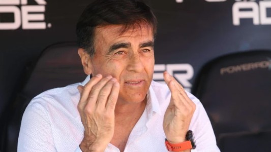 Gustavo Quinteros se iría de Vélez y asumiría como técnico de Gremio