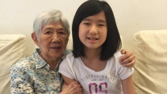 La nena que creó una aplicación de celular para que su abuela con Alzheimer no la olvide