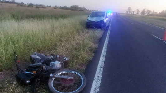 Iba en moto alcoholizado y lo chocaron: murió su hija adolescente
