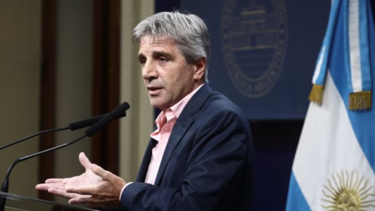 Caputo redobla críticas a intendentes K por tasas municipales: "Están del lado de la mala política"