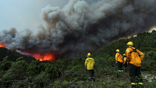 El incendio en el Parque Nacional Nahuel Huapi no da tregua: ya se consumieron más de 3.500 hectáreas