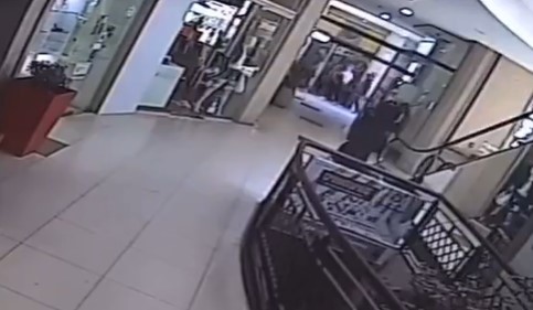 Golpe comando en un shopping de Hudson: delincuentes se robaron 100 millones de pesos