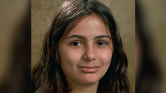 Juzgan a una mujer por matar de hambre a su hija de 13 años: pesaba 28 kilos al fallecer