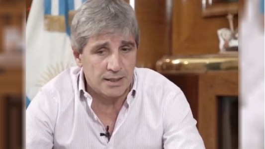 Caputo, contra los empresarios que le piden bajar los impuestos: "Solo podremos con superávit fiscal"
