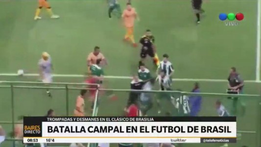 Batalla campal en el fútbol de Brasil
