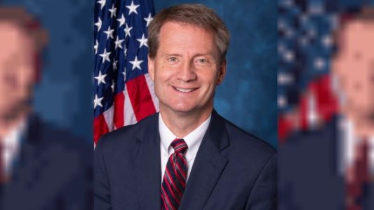 Estados Unidos: congresista republicano afirma que existe una nave submarina extraterrestre