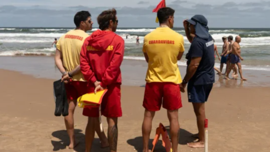 Punta del Este: un turista argentino golpeó a un guardavidas que había rescatado a su hijo