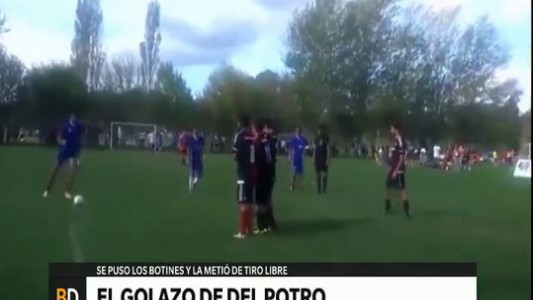 Del Potro, también hábil en el fútbol: golazo de tiro libre