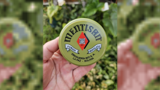 La ANMAT prohibió la comercialización de una reconocida pomada mentolada de venta callejera