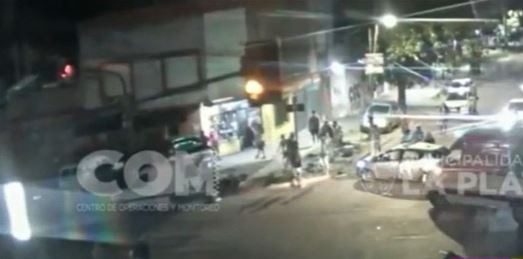 La Plata: perdió el control, atropelló a varias personas y se estrelló contra un kiosco