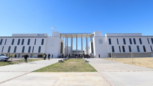 Juzgan a un joven por asesinar a su madre tras perforarle el corazón con una reja en Córdoba